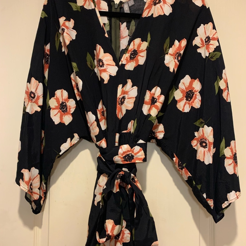 SLIMMING AND FASHIONABLE ASOS KIMONO PANTSUIT!